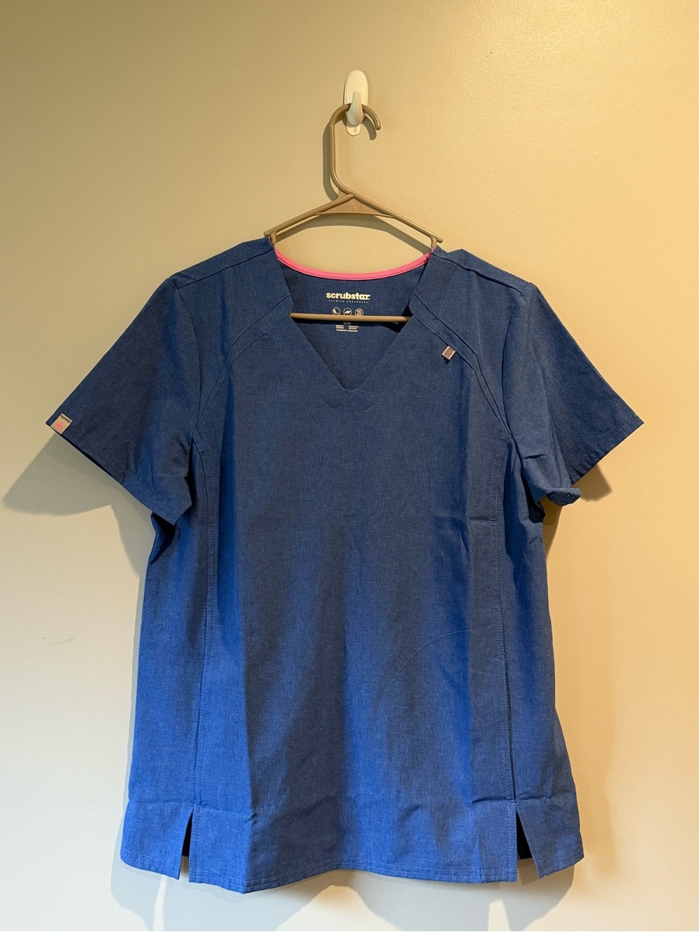 **FINAL PRICE** Women’s ’ScrubStar’ scrub top